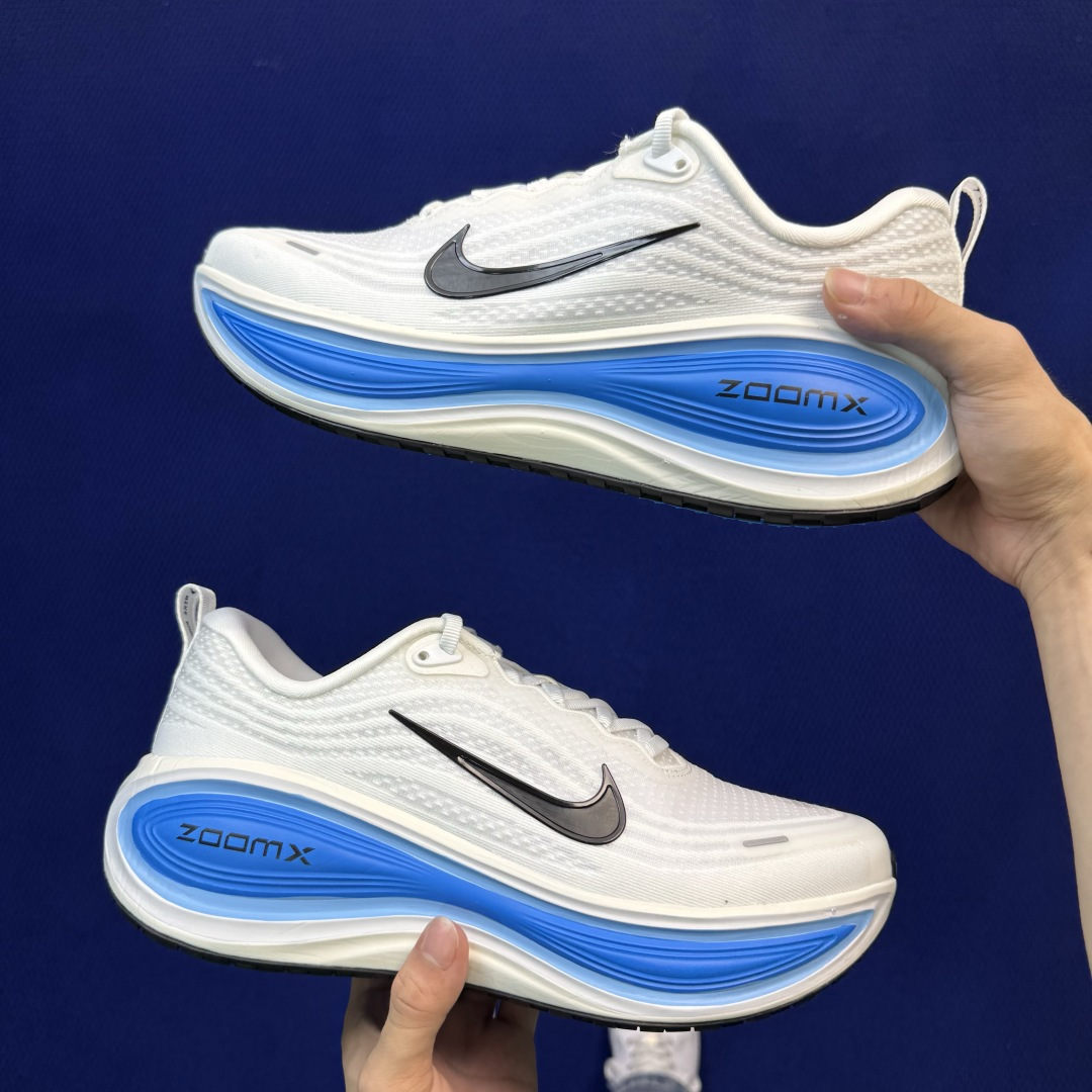 Nike Vomero Plus 低帮 ZOOMX 马拉松跑步鞋 第15色:白蓝 缓震表现出色，脚感Q弹！ 货号：HV8