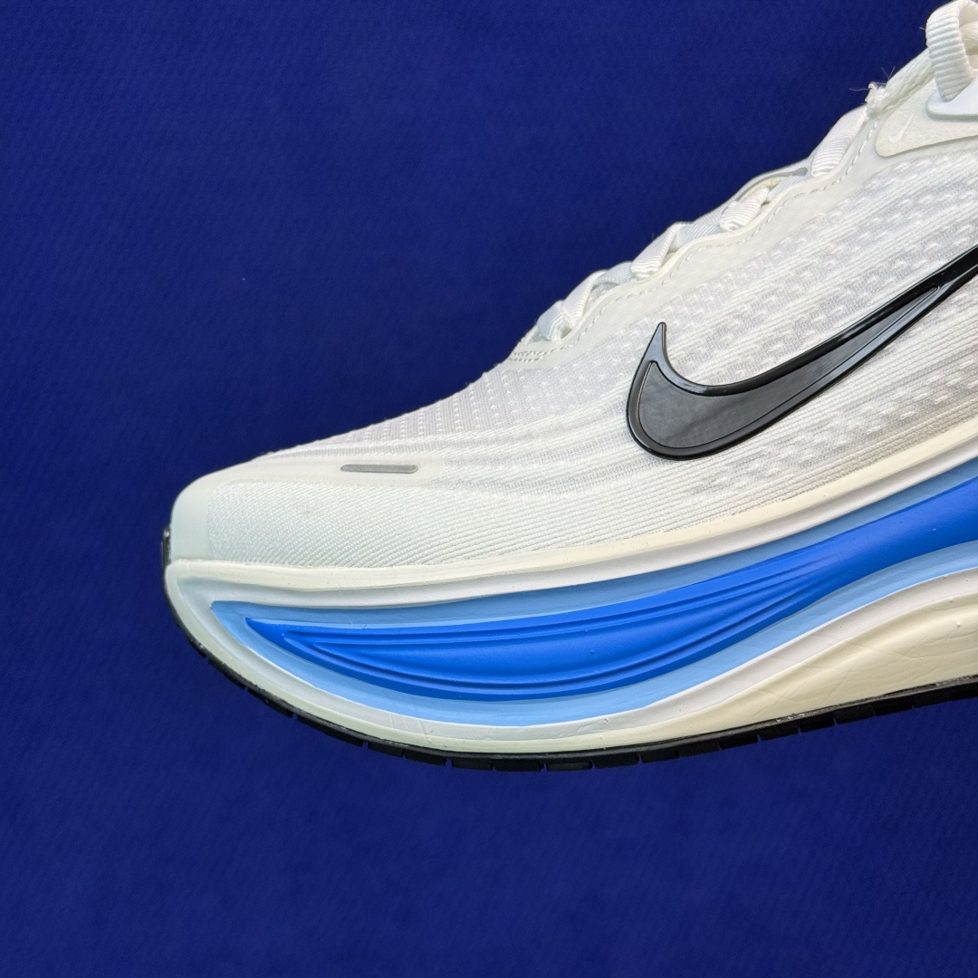 Nike Vomero Plus 低帮 ZOOMX 马拉松跑步鞋 第15色:白蓝 缓震表现出色，脚感Q弹！ 货号：HV8