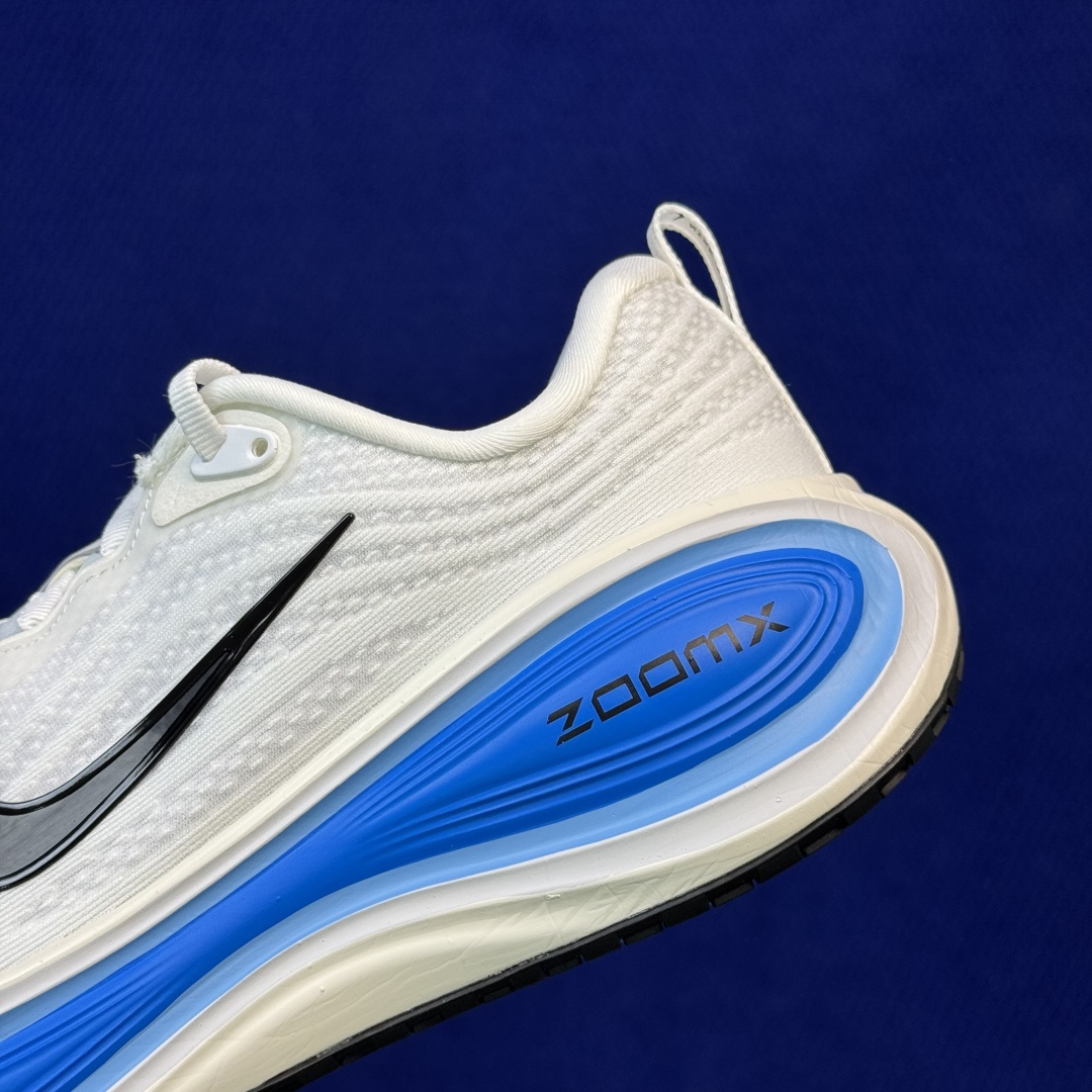 Nike Vomero Plus 低帮 ZOOMX 马拉松跑步鞋 第15色:白蓝 缓震表现出色，脚感Q弹！ 货号：HV8