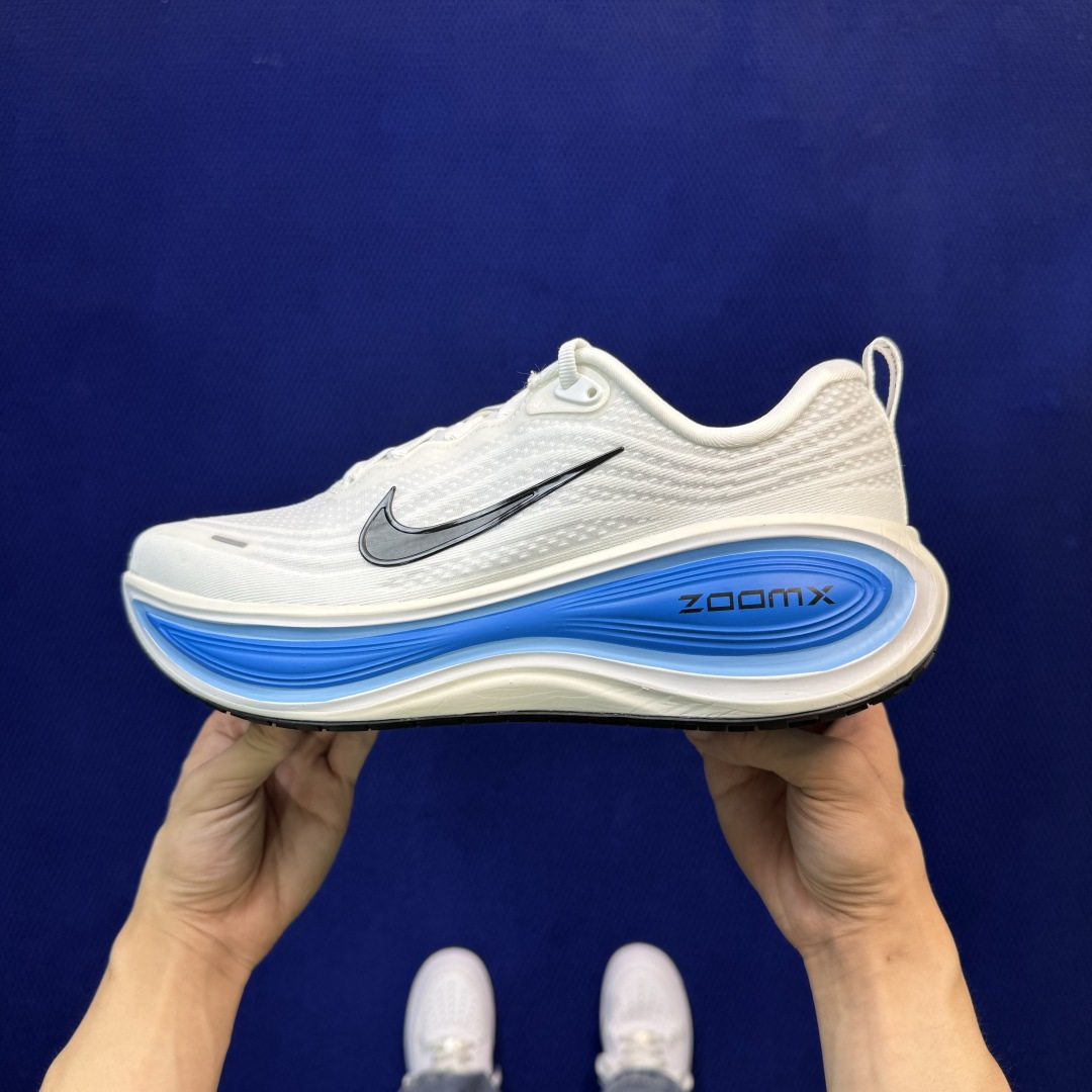 Nike Vomero Plus 低帮 ZOOMX 马拉松跑步鞋 第15色:白蓝 缓震表现出色，脚感Q弹！ 货号：HV8