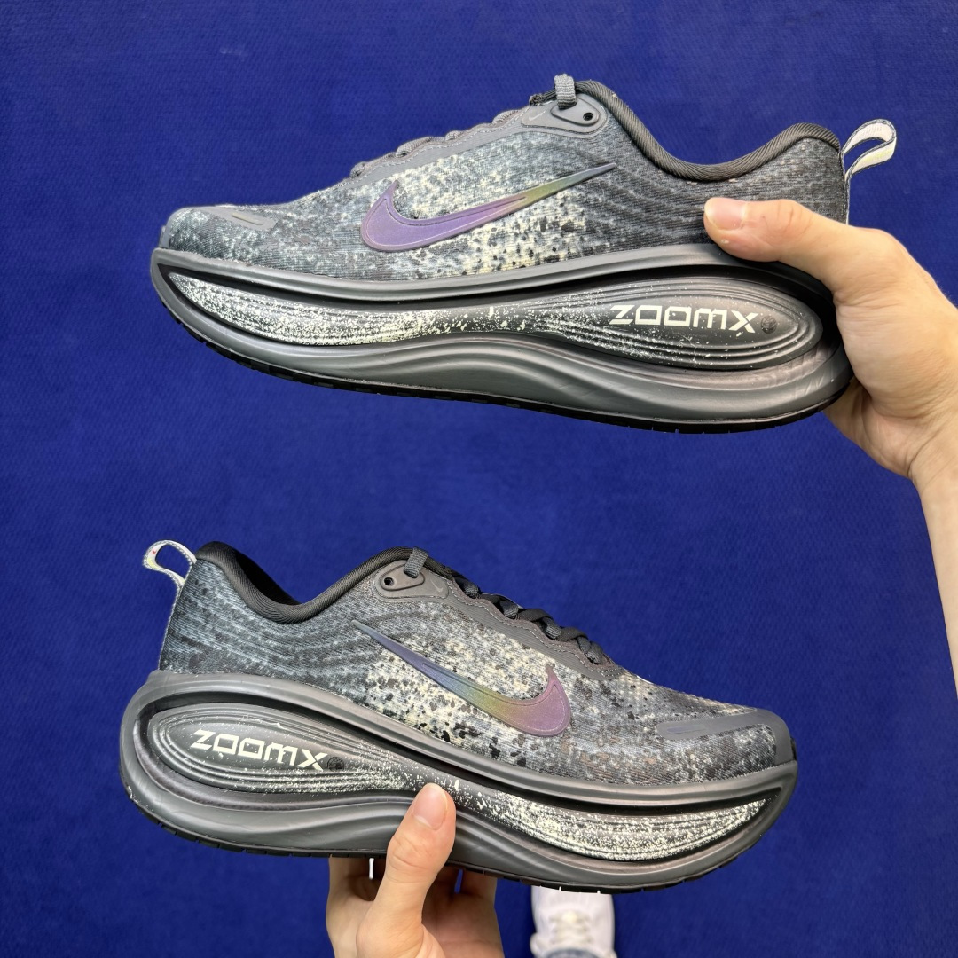 Nike Vomero Plus 低帮 ZOOMX 马拉松跑步鞋 第16色:黑数码幻影 缓震表现出色，脚感Q弹！ 货号：