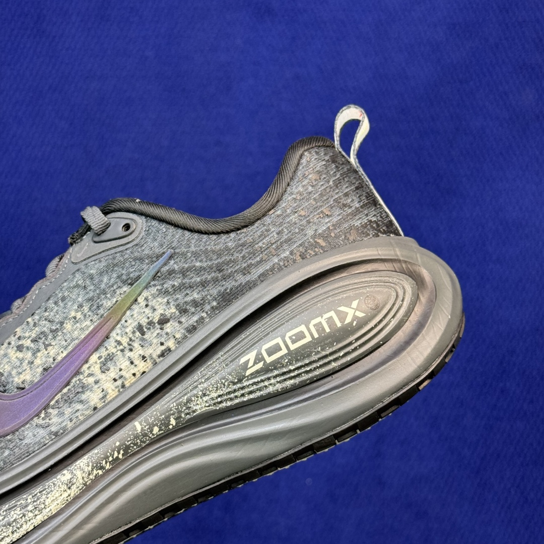 Nike Vomero Plus 低帮 ZOOMX 马拉松跑步鞋 第16色:黑数码幻影 缓震表现出色，脚感Q弹！ 货号：