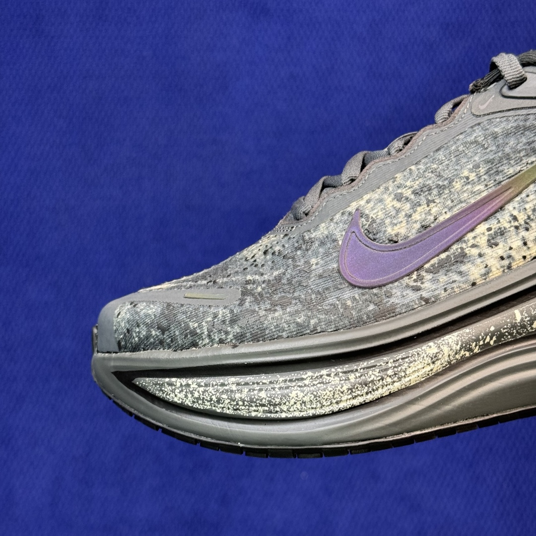 Nike Vomero Plus 低帮 ZOOMX 马拉松跑步鞋 第16色:黑数码幻影 缓震表现出色，脚感Q弹！ 货号：