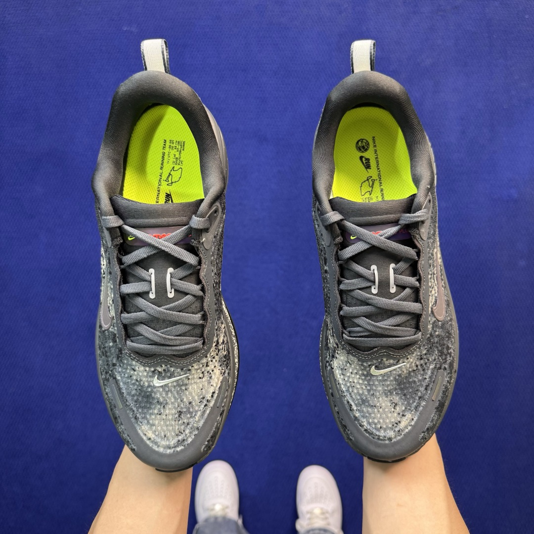 Nike Vomero Plus 低帮 ZOOMX 马拉松跑步鞋 第16色:黑数码幻影 缓震表现出色，脚感Q弹！ 货号：