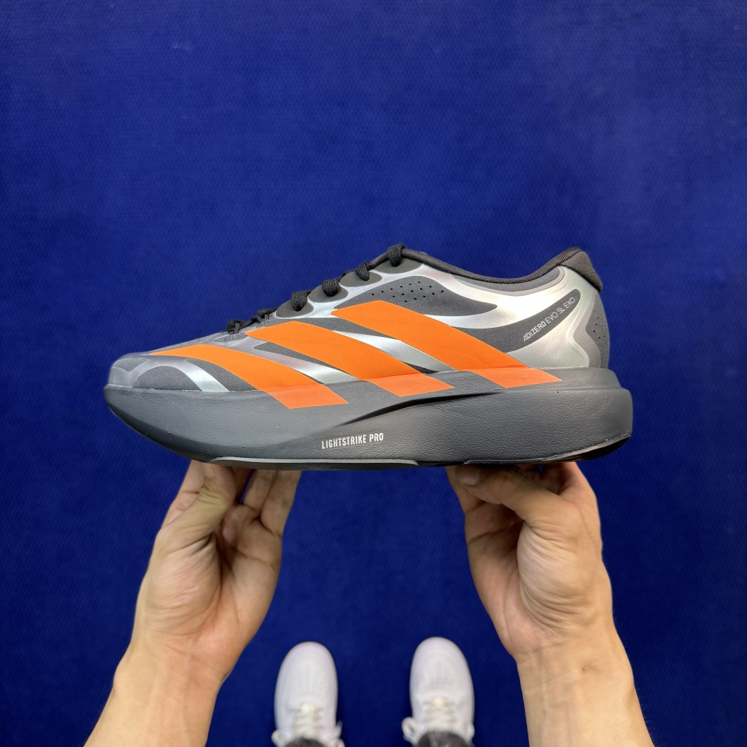 新版 AD Adizero Evo SL 阿迪达斯马拉松跑步鞋 轻量Q弹缓震跑鞋新体验！第48色:黑橘 货号：KI476