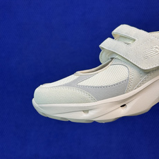 New Balance NB Breeze 玛丽珍鞋 第3色:米白 货号:SD2203IV 尺码:36 37 37.5 New Balance NB Breeze 玛丽珍鞋 第3色:米白 货号:SD2203IV 尺码:36 37 37.5
