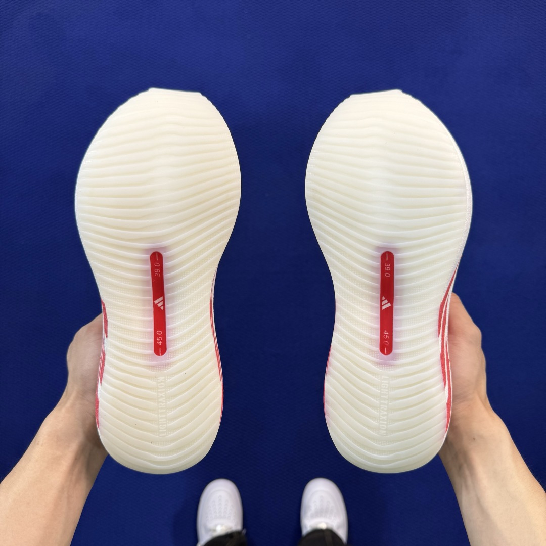 adidas Hyperboost Edge 巴斯夫爆米花跑步鞋 第1色:白红 货号：KI1913 尺码：36-46带半