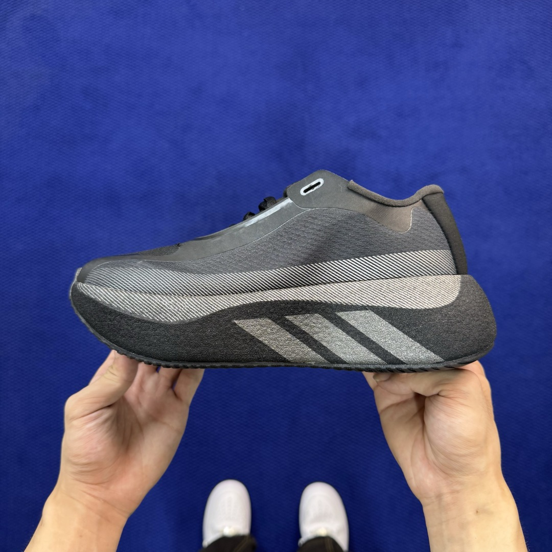 adidas Hyperboost Edge 巴斯夫爆米花跑步鞋 第4色:黑色 货号：KK0289 尺码：36-46带半