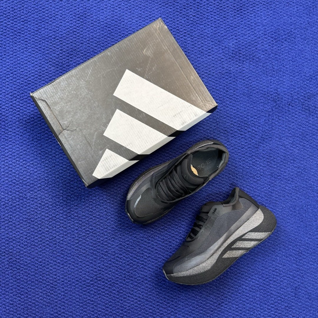 adidas Hyperboost Edge 巴斯夫爆米花跑步鞋 第4色:黑色 货号：KK0289 尺码：36-46带半