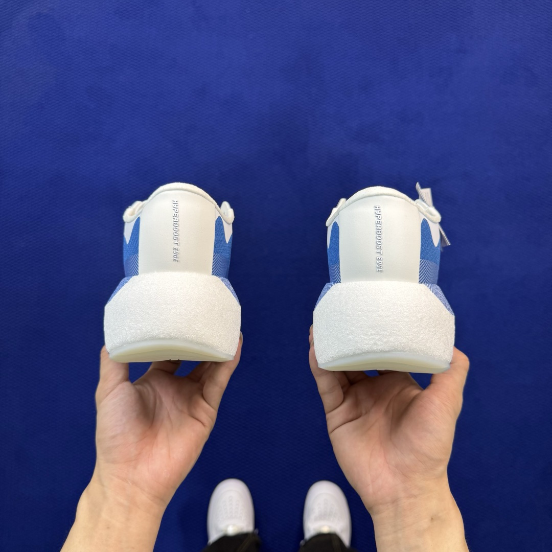 adidas Hyperboost Edge 巴斯夫爆米花跑步鞋 第5色:白蓝 货号：KI1911 尺码：36-46带半