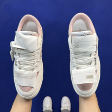 顶奢OW板鞋 OFF-WHITE 3.0 Court 第4色:肉粉 市面最强品质!全方位复刻!带原装扣全套包装 尺码:3 顶奢OW板鞋 OFF-WHITE 3.0 Court 第4色:肉粉 市面最强品质!全方位复刻!带原装扣全套包装 尺码:3