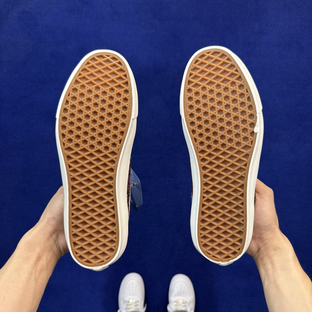 虎扑版!Vans Old Skool 低帮 165V 纯原级别外贸订单!万斯经典 硫化帆布板鞋 正品海鸥线 鞋头包边完美 虎扑版!Vans Old Skool 低帮 165V 纯原级别外贸订单!万斯经典 硫化帆布板鞋 正品海鸥线 鞋头包边完美