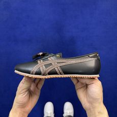 鬼冢虎范思哲联名舞蹈鞋 共8色女鞋🥿 VERSACE × Onitsuka Tiger 范思哲 联名款 Tai-Chi 鬼冢虎范思哲联名舞蹈鞋 共8色女鞋🥿 VERSACE × Onitsuka Tiger 范思哲 联名款 Tai-Chi