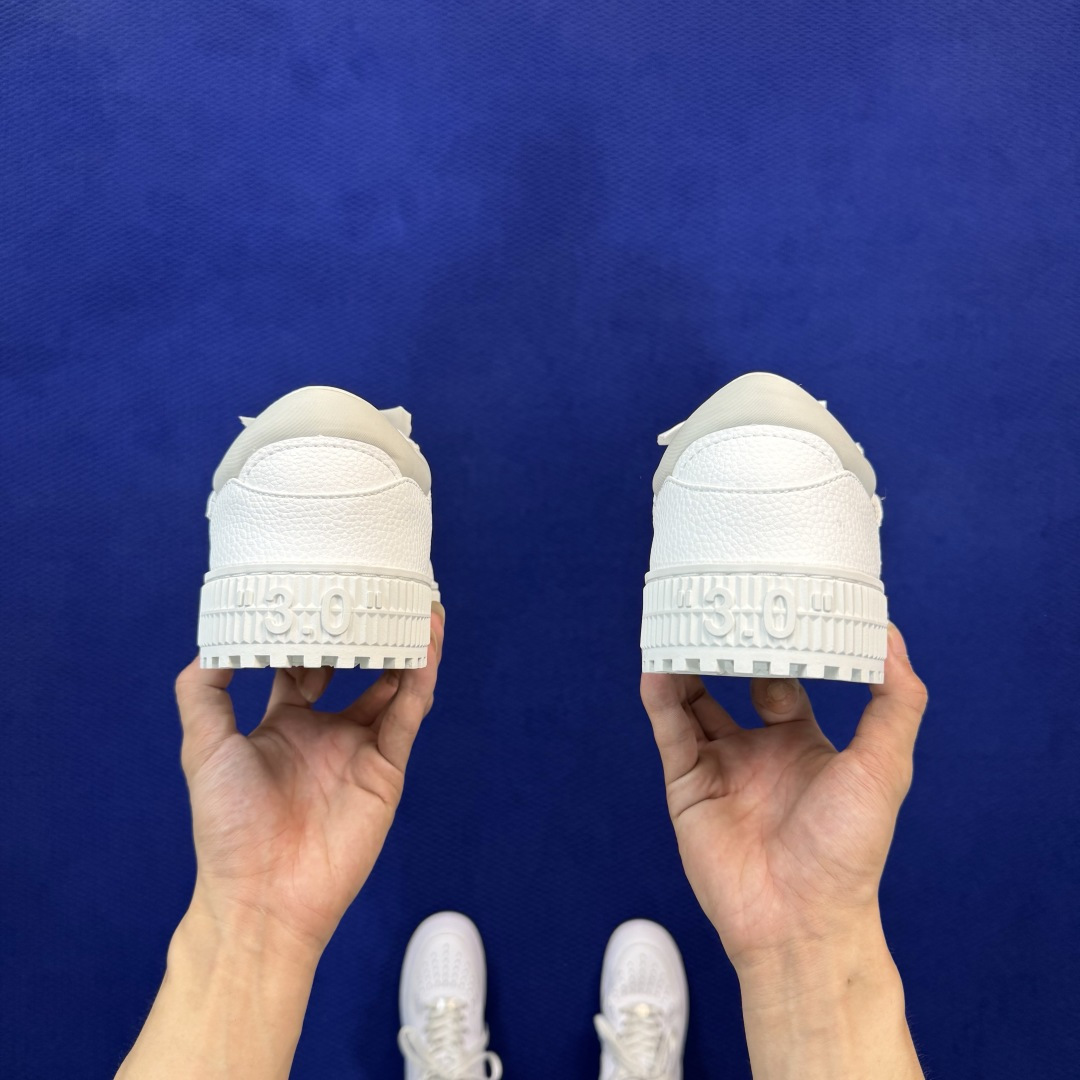 顶奢OW板鞋 OFF-WHITE 3.0 Court 第5色:白色 市面最强品质！全方位复刻！带原装扣全套包装 尺码：3