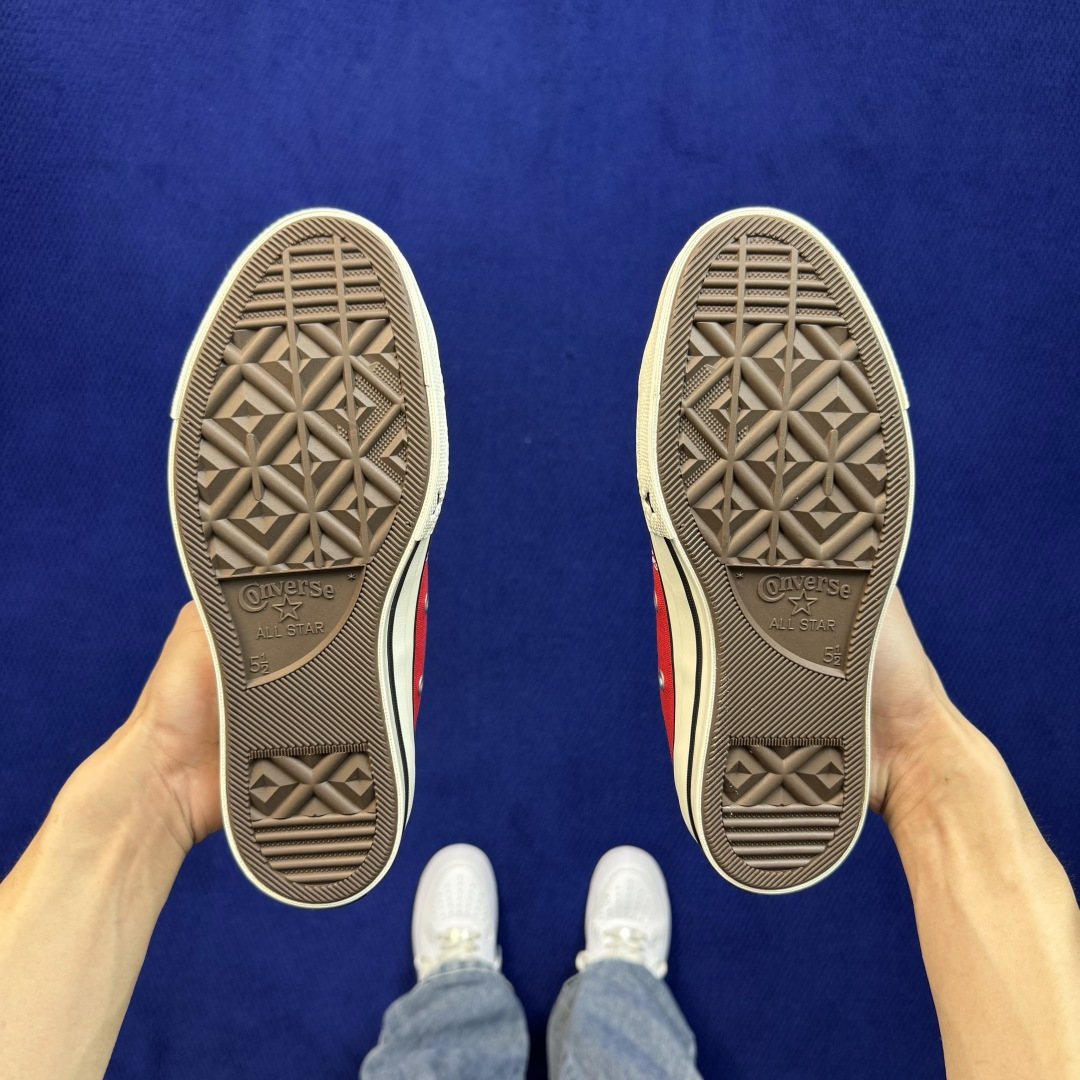 2026匡威全新发布！Converse CHUCK 70X 星星标帆布鞋 大红色低帮 货号：A24235C 尺码：35 