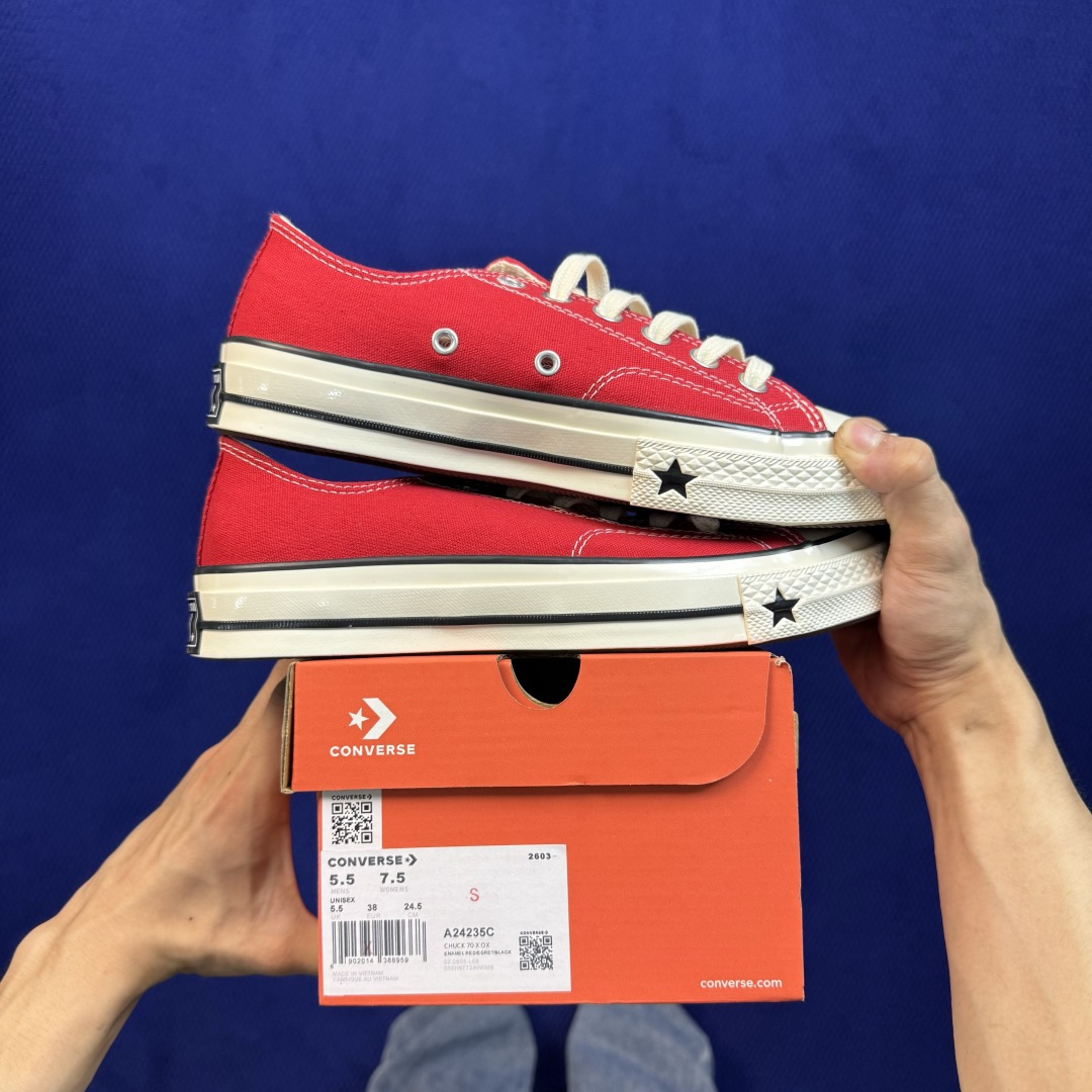 2026匡威全新发布！Converse CHUCK 70X 星星标帆布鞋 大红色低帮 货号：A24235C 尺码：35 