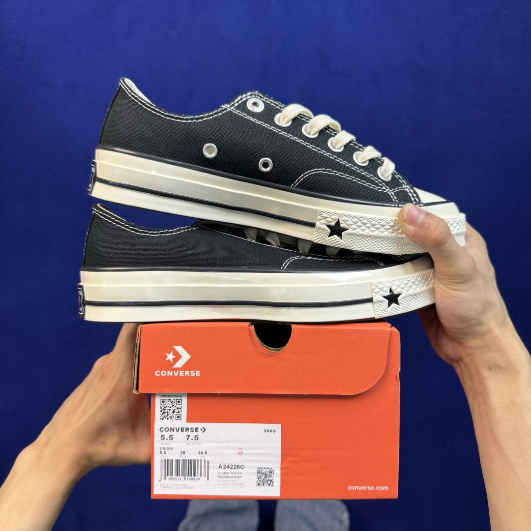 2026匡威全新发布！Converse CHUCK 70X 星星标帆布鞋 黑色低帮 货号：A24228C 尺码：35 3