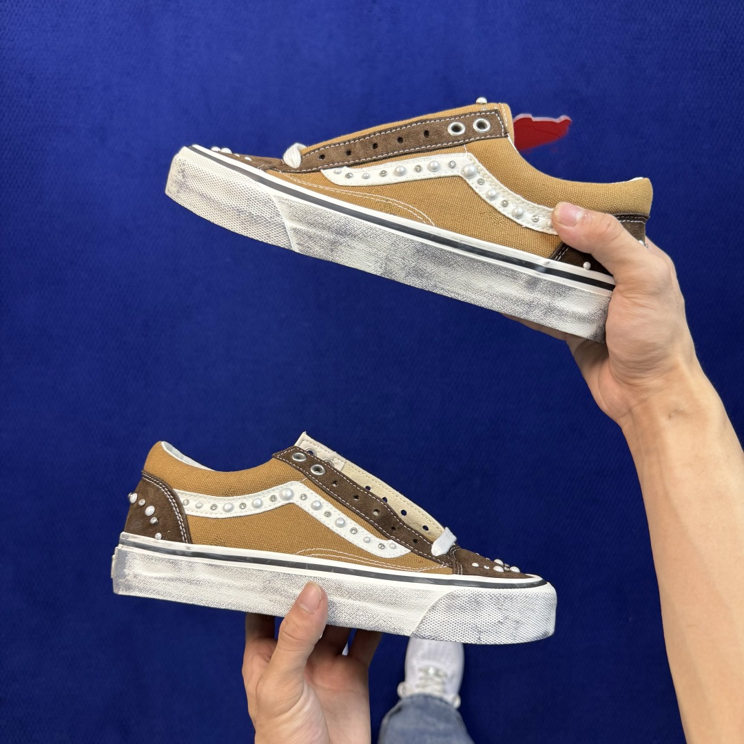 虎扑版!Vans Old Skool 低帮 棕色珍珠碎钻铆钉限定! 纯原级别外贸订单!万斯经典 硫化帆布板鞋 正品海鸥线 虎扑版!Vans Old Skool 低帮 棕色珍珠碎钻铆钉限定! 纯原级别外贸订单!万斯经典 硫化帆布板鞋 正品海鸥线