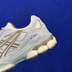 亚瑟士ASICS GEL-NYC系列 复古休闲鞋 第31色:1203A383-114 尺码:36 37 37.5 38 亚瑟士ASICS GEL-NYC系列 复古休闲鞋 第31色:1203A383-114 尺码:36 37 37.5 38