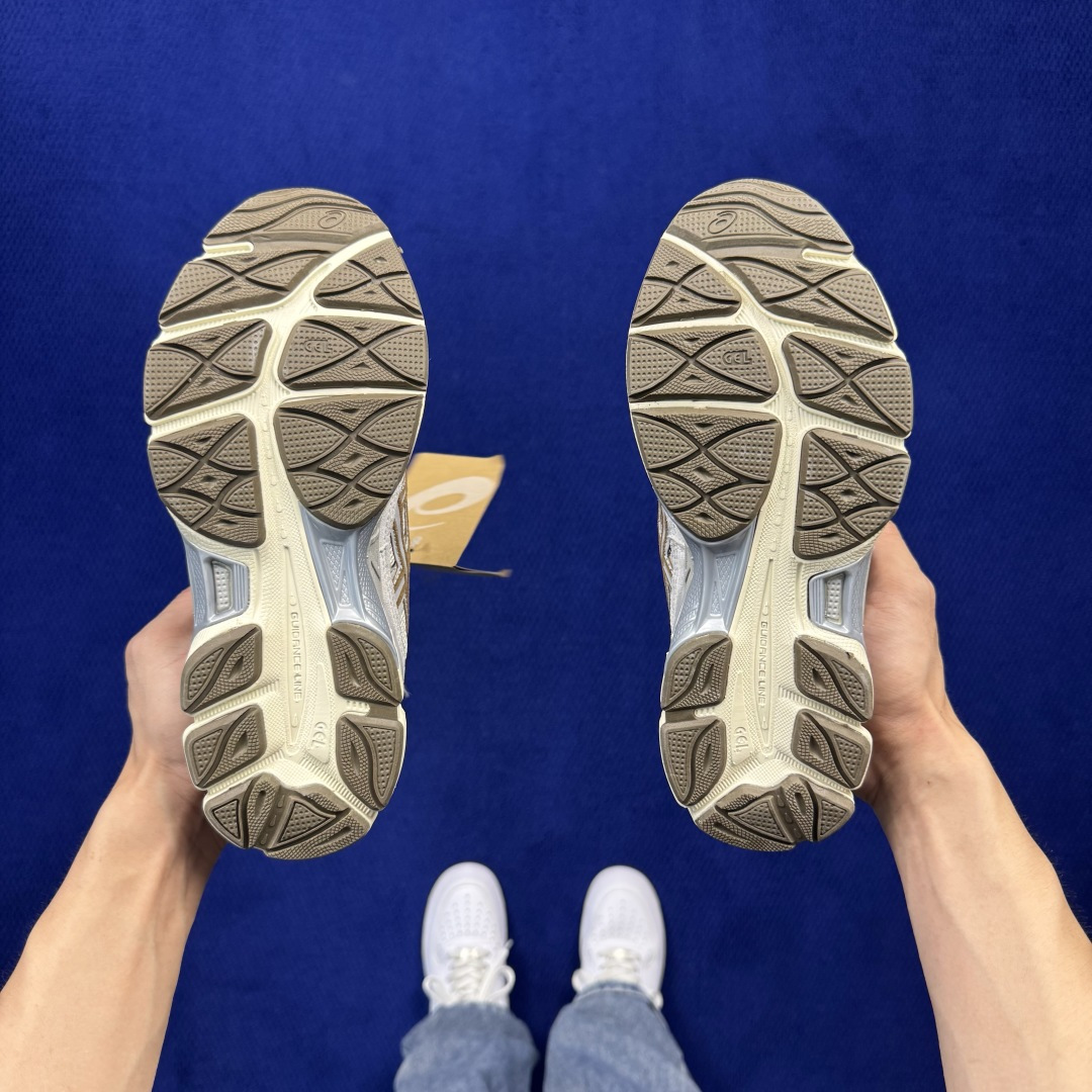 亚瑟士ASICS GEL-NYC系列 复古休闲鞋 第31色:1203A383-114 尺码:36 37 37.5 38 亚瑟士ASICS GEL-NYC系列 复古休闲鞋 第31色:1203A383-114 尺码:36 37 37.5 38