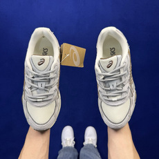 亚瑟士ASICS GEL-NYC系列 复古休闲鞋 第31色:1203A383-114 尺码:36 37 37.5 38 亚瑟士ASICS GEL-NYC系列 复古休闲鞋 第31色:1203A383-114 尺码:36 37 37.5 38