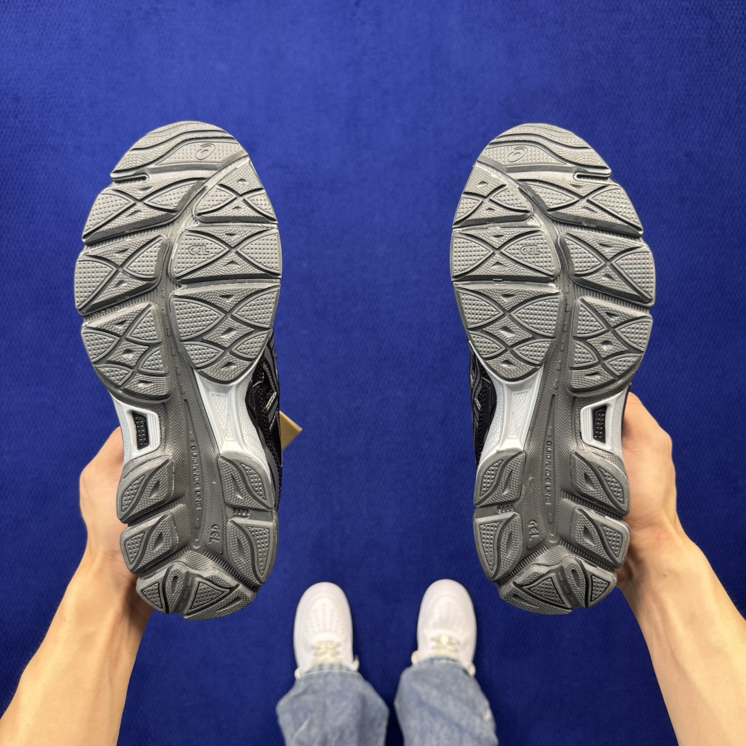 亚瑟士ASICS GEL-NYC系列 复古休闲鞋 第32色:1203A280-003 尺码:36 37 37.5 38 亚瑟士ASICS GEL-NYC系列 复古休闲鞋 第32色:1203A280-003 尺码:36 37 37.5 38