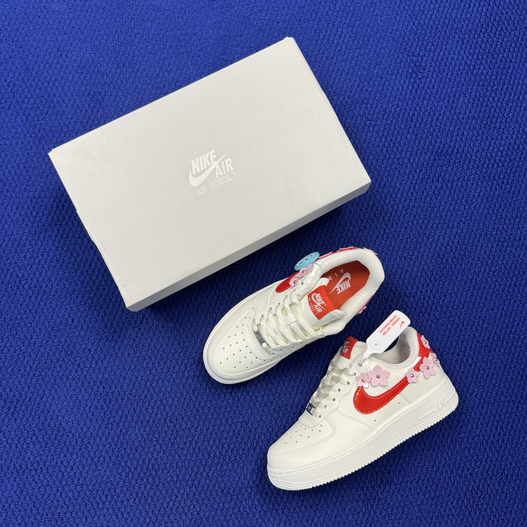3A空军!第661色:红钩小花装饰🎍镜面皮 Nike Air Force 1 Low 百分百原鞋开发!PT市场真正匠心空 3A空军!第661色:红钩小花装饰🎍镜面皮 Nike Air Force 1 Low 百分百原鞋开发!PT市场真正匠心空