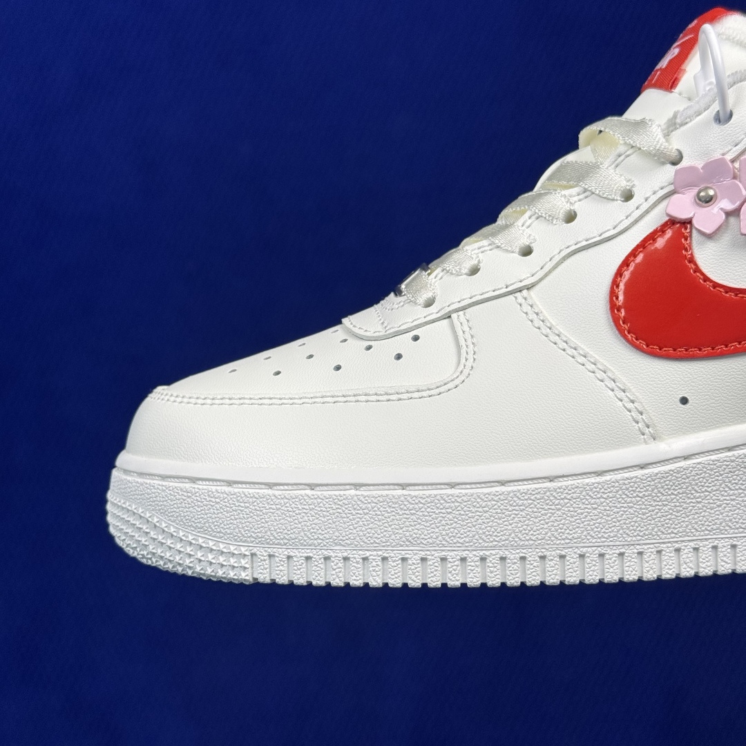 3A空军!第661色:红钩小花装饰🎍镜面皮 Nike Air Force 1 Low 百分百原鞋开发!PT市场真正匠心空 3A空军!第661色:红钩小花装饰🎍镜面皮 Nike Air Force 1 Low 百分百原鞋开发!PT市场真正匠心空