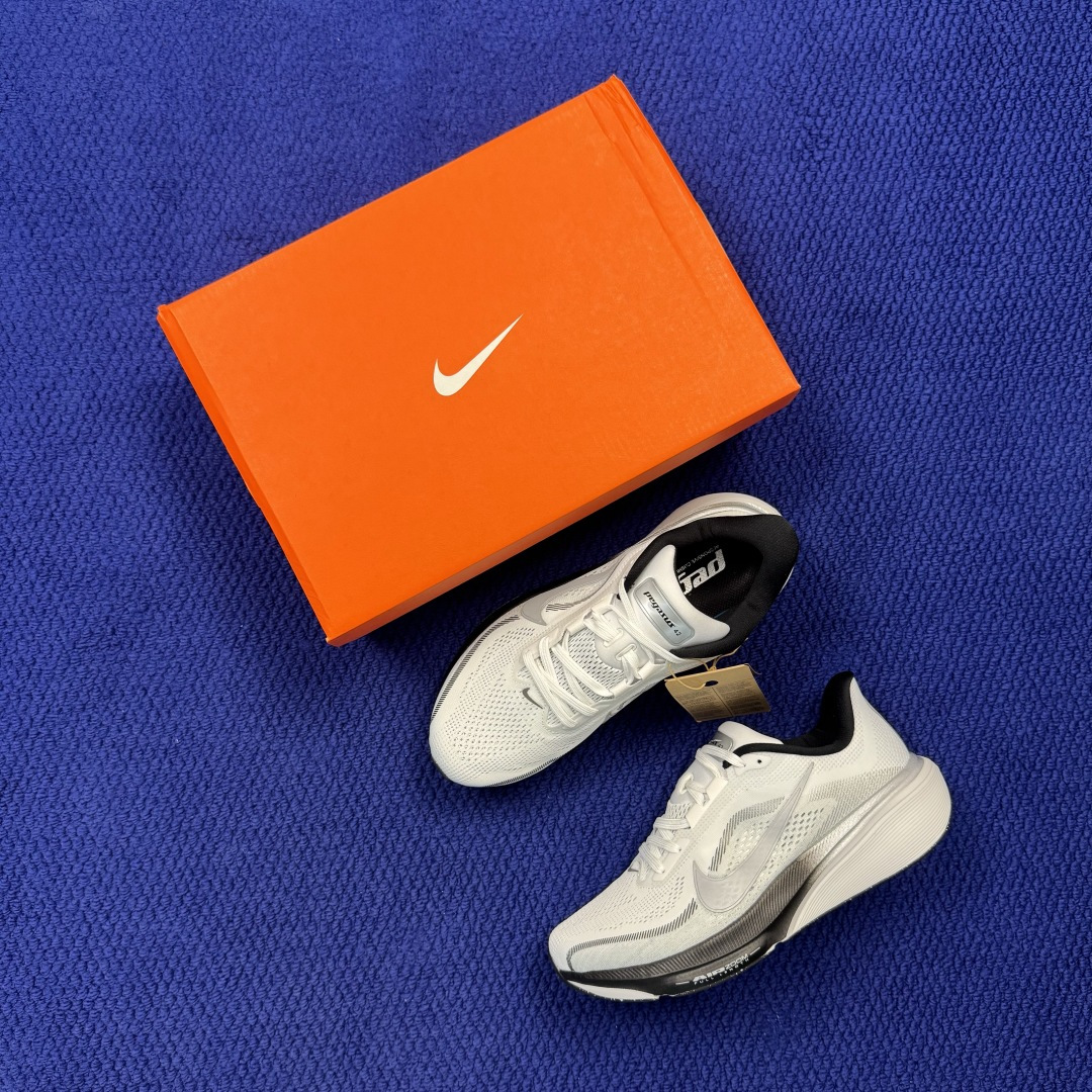 马拉松登月系列 YZ纯原1:1品质! Nike Air Zoom Pegasus 42代黑白 超高清洁度! 第2色:黑白 马拉松登月系列 YZ纯原1:1品质! Nike Air Zoom Pegasus 42代黑白 超高清洁度! 第2色:黑白