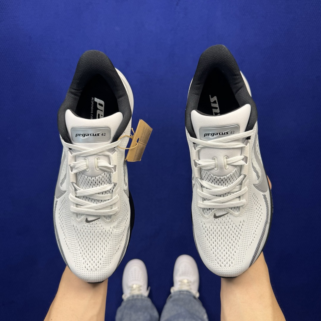 马拉松登月系列 YZ纯原1:1品质! Nike Air Zoom Pegasus 42代黑白 超高清洁度! 第2色:黑白 马拉松登月系列 YZ纯原1:1品质! Nike Air Zoom Pegasus 42代黑白 超高清洁度! 第2色:黑白