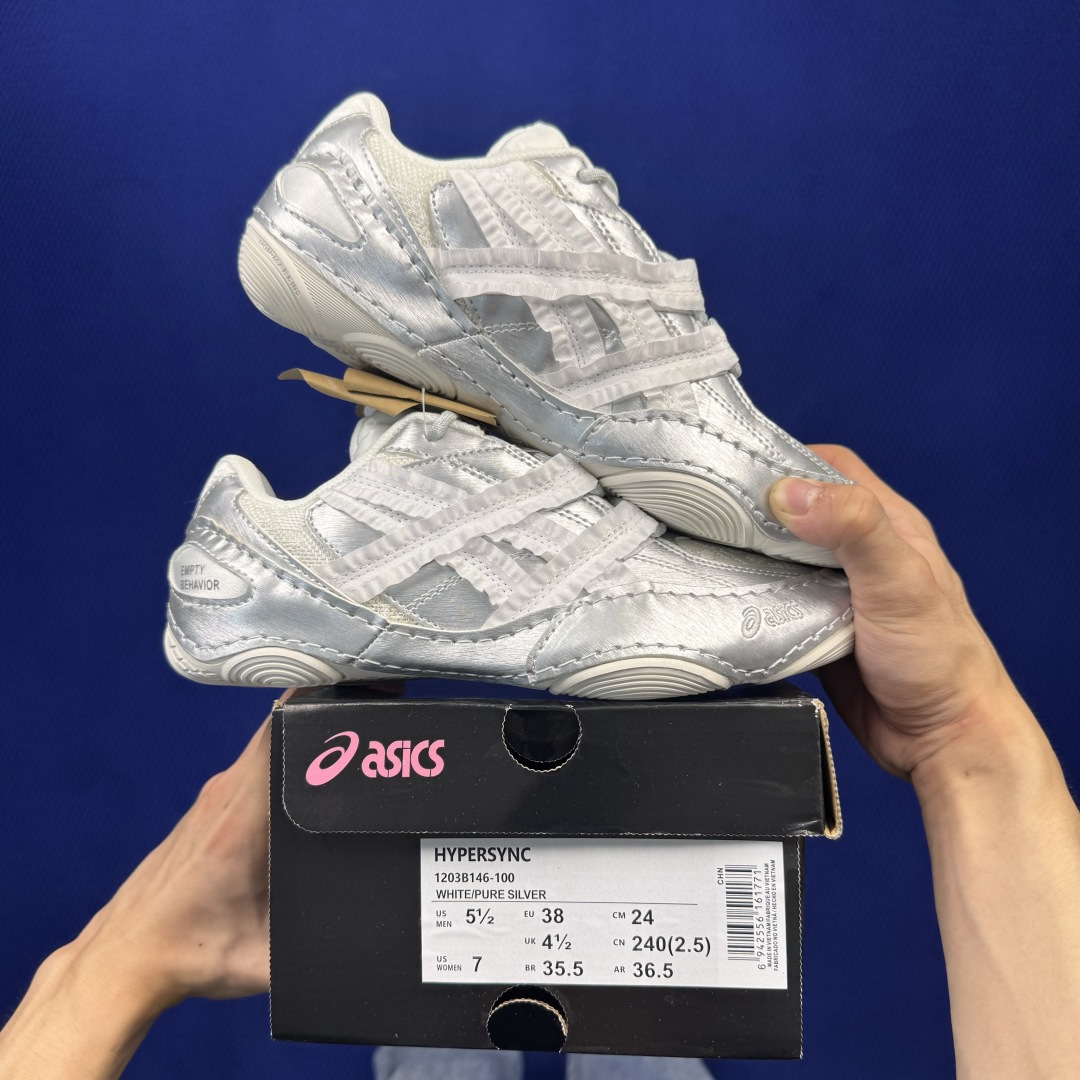 亚瑟士薄底德训鞋 ASICS Hypersync 第5色:empty behavior 联名款 银灰色蕾丝 货号：120