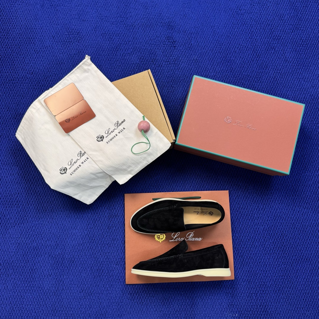 Loro Piana Summer Charms Walk LP莫卡辛绒面乐福鞋 采用柔软的绒面牛皮制作,浅色橡胶鞋底, Loro Piana Summer Charms Walk LP莫卡辛绒面乐福鞋 采用柔软的绒面牛皮制作,浅色橡胶鞋底,