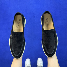 Loro Piana Summer Charms Walk LP莫卡辛绒面乐福鞋 采用柔软的绒面牛皮制作,浅色橡胶鞋底, Loro Piana Summer Charms Walk LP莫卡辛绒面乐福鞋 采用柔软的绒面牛皮制作,浅色橡胶鞋底,