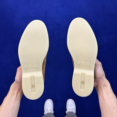 Loro Piana Summer Charms Walk LP莫卡辛绒面乐福鞋 采用柔软的绒面牛皮制作,浅色橡胶鞋底, Loro Piana Summer Charms Walk LP莫卡辛绒面乐福鞋 采用柔软的绒面牛皮制作,浅色橡胶鞋底,