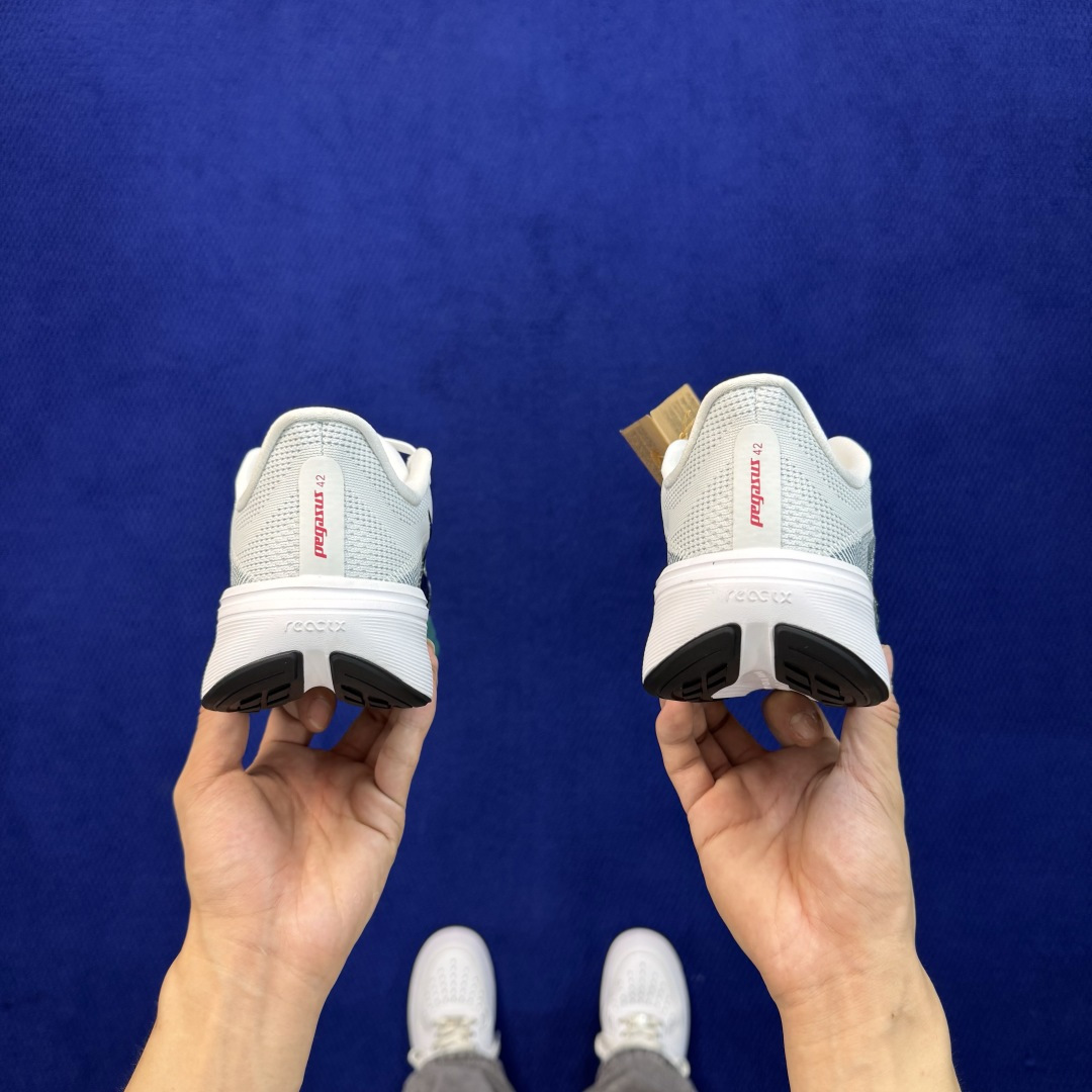 马拉松登月系列 YZ纯原1:1品质! Nike Air Zoom Pegasus 42代黑白 超高清洁度! 第6色:淡绿 马拉松登月系列 YZ纯原1:1品质! Nike Air Zoom Pegasus 42代黑白 超高清洁度! 第6色:淡绿
