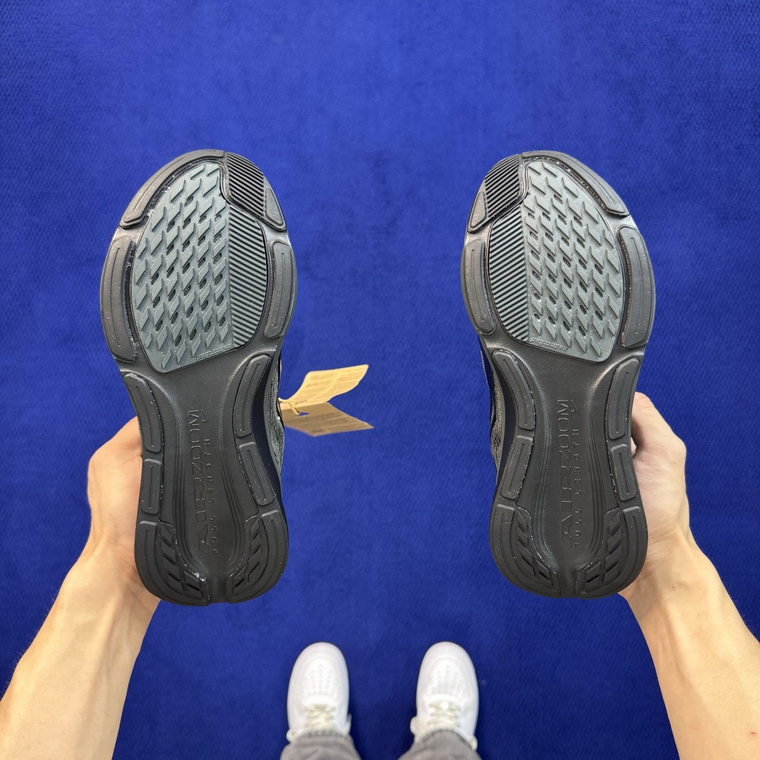 马拉松登月系列 YZ纯原1:1品质! Nike Air Zoom Pegasus 42代黑白 超高清洁度! 第7色:黑武 马拉松登月系列 YZ纯原1:1品质! Nike Air Zoom Pegasus 42代黑白 超高清洁度! 第7色:黑武