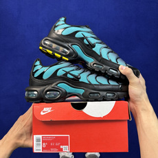外贸私域爆款!Nike Air Max Plus 低帮TN气垫跑鞋 大厂纯原高品!maxplus 第2色:黑绿 货号:D 外贸私域爆款!Nike Air Max Plus 低帮TN气垫跑鞋 大厂纯原高品!maxplus 第2色:黑绿 货号:D