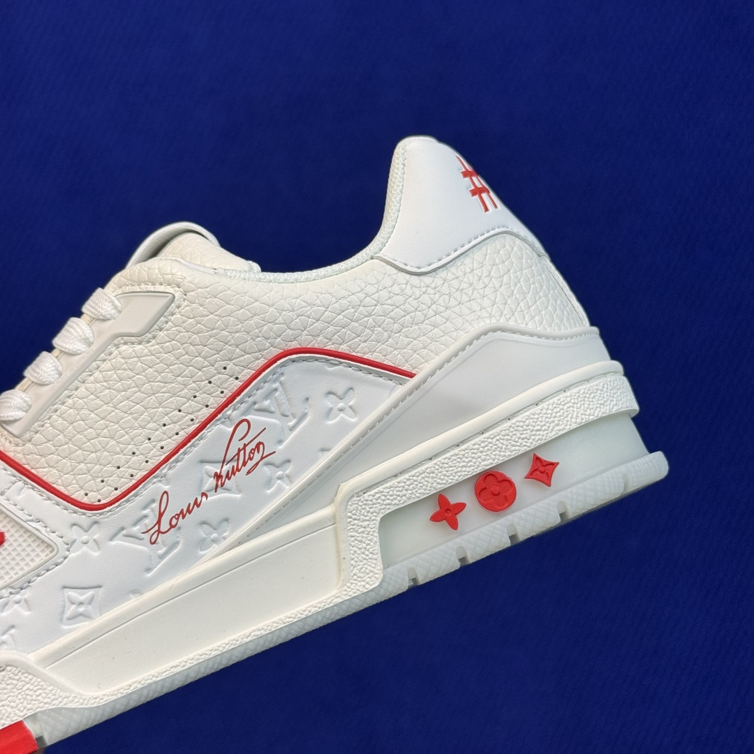 超级性价比！长期现货，第30色：白红邮轮🛳️ LOUIS VUITTON Trainer 飞机盒全套包装、头层皮、空胶工