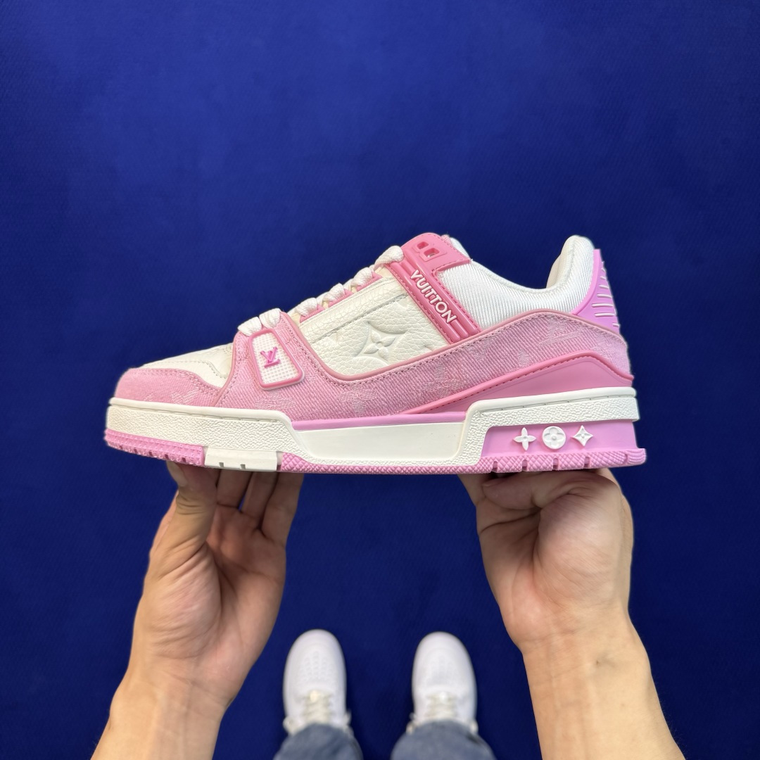 超级性价比！长期现货，第31色：白粉 LOUIS VUITTON Trainer 飞机盒全套包装、头层皮、空胶工艺 尺码