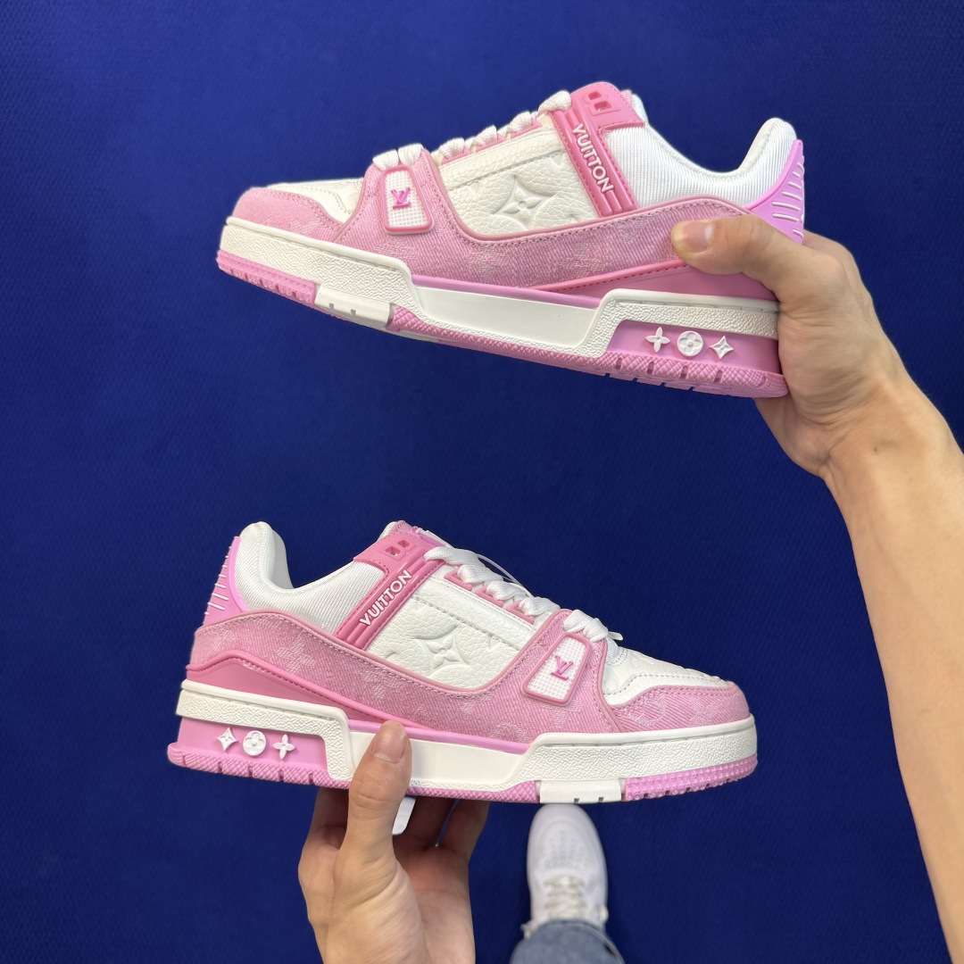 超级性价比！长期现货，第31色：白粉 LOUIS VUITTON Trainer 飞机盒全套包装、头层皮、空胶工艺 尺码