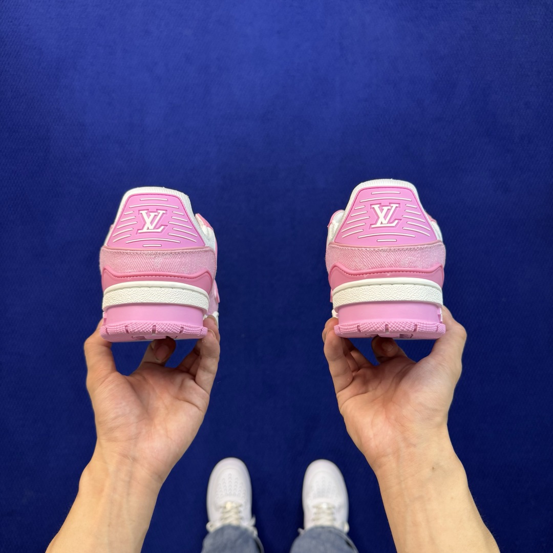 超级性价比！长期现货，第31色：白粉 LOUIS VUITTON Trainer 飞机盒全套包装、头层皮、空胶工艺 尺码