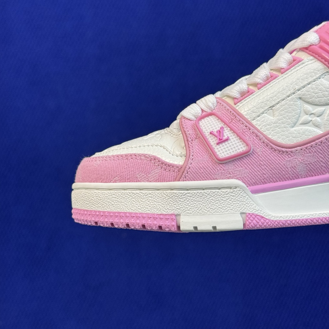 超级性价比！长期现货，第31色：白粉 LOUIS VUITTON Trainer 飞机盒全套包装、头层皮、空胶工艺 尺码