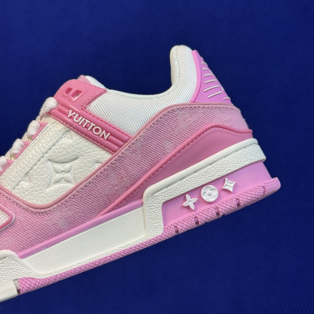 超级性价比！长期现货，第31色：白粉 LOUIS VUITTON Trainer 飞机盒全套包装、头层皮、空胶工艺 尺码