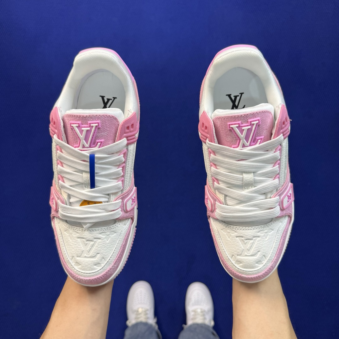 超级性价比！长期现货，第31色：白粉 LOUIS VUITTON Trainer 飞机盒全套包装、头层皮、空胶工艺 尺码