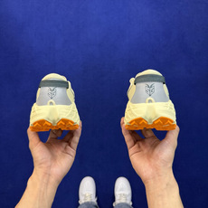 HOKA ONE ONE SPEEDGOAT 7 羚羊7越野跑鞋 纯原大厂出品!品质库存稳定放心推! 第5色:米色 货号 HOKA ONE ONE SPEEDGOAT 7 羚羊7越野跑鞋 纯原大厂出品!品质库存稳定放心推! 第5色:米色 货号