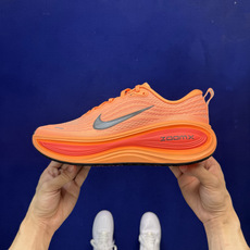 福利特价‼️ Nike Vomero Plus 低帮 ZOOMX 马拉松跑步鞋16色 缓震表现出色,脚感Q弹! 福利特价‼️ Nike Vomero Plus 低帮 ZOOMX 马拉松跑步鞋16色 缓震表现出色,脚感Q弹!