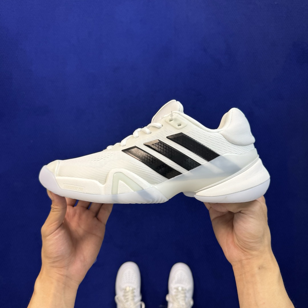 adidas BARRICADE 14 M 专业网球鞋 第1色:白色 货号：KI3438 王欣瑜同款战靴，主打侧向支撑与