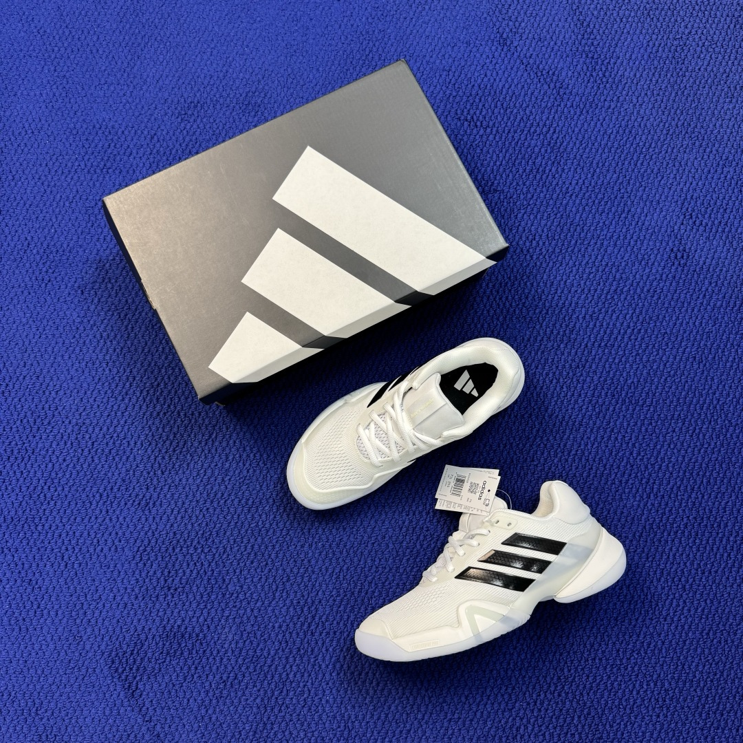 adidas BARRICADE 14 M 专业网球鞋 第1色:白色 货号：KI3438 王欣瑜同款战靴，主打侧向支撑与