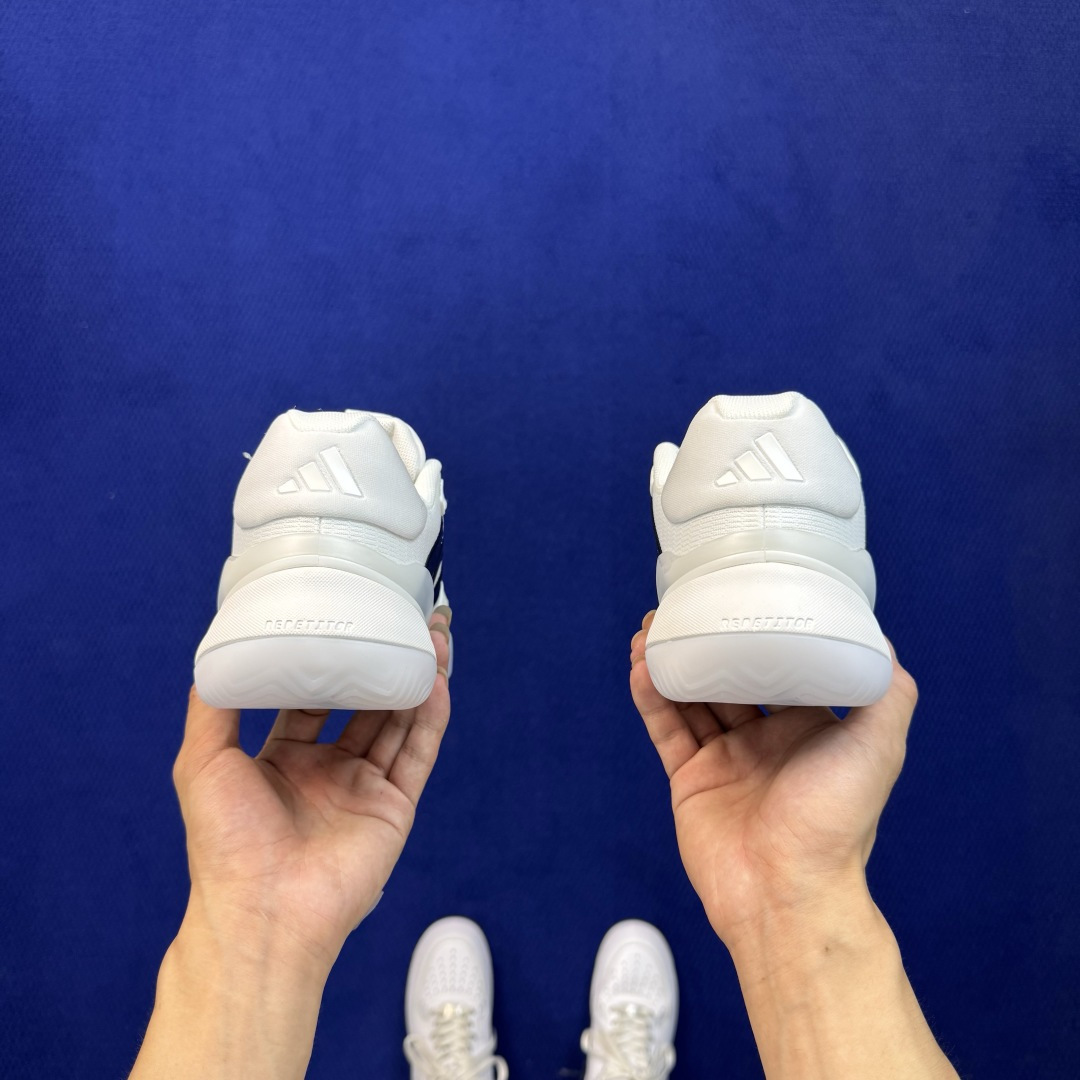 adidas BARRICADE 14 M 专业网球鞋 第1色:白色 货号：KI3438 王欣瑜同款战靴，主打侧向支撑与