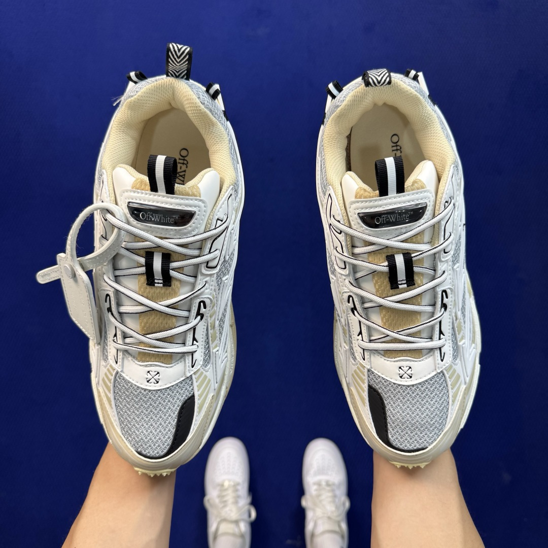 主推优势私 OW解构休闲跑鞋/复古老爹鞋 第71色：米黄色 OFF-WHITE Be Right Back 工艺很复杂！